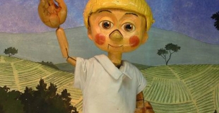 Pinocchio et Pierre et le Loup joués en arbres de Noël (93)